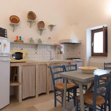 Holiday home Trullo Il Pupineto With Pool In